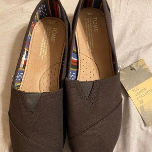 Toms Classic Women’s Size 9
